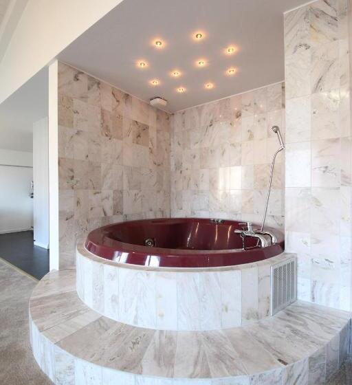 جناح, Seminar  & Erlebnishotel Römerturm