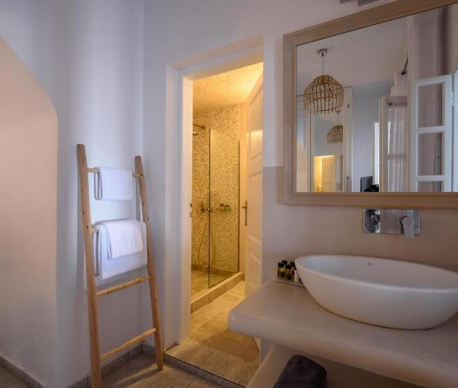 四人标准间, Andromeda Villas & Spa Resort