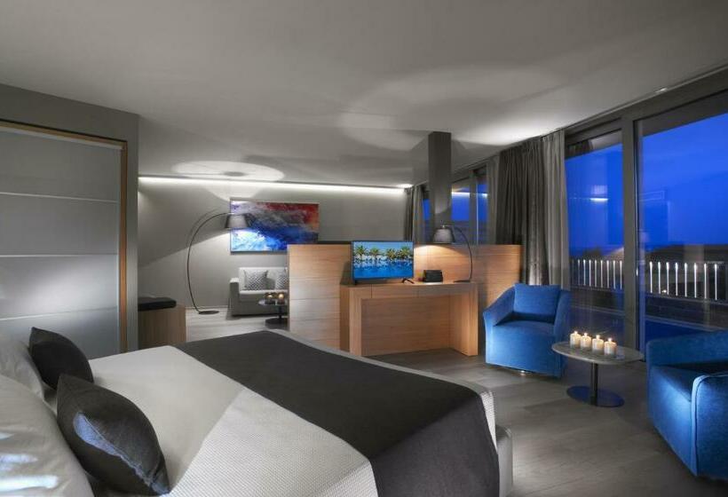 סוויטה דלוקס, Blue Dolphin