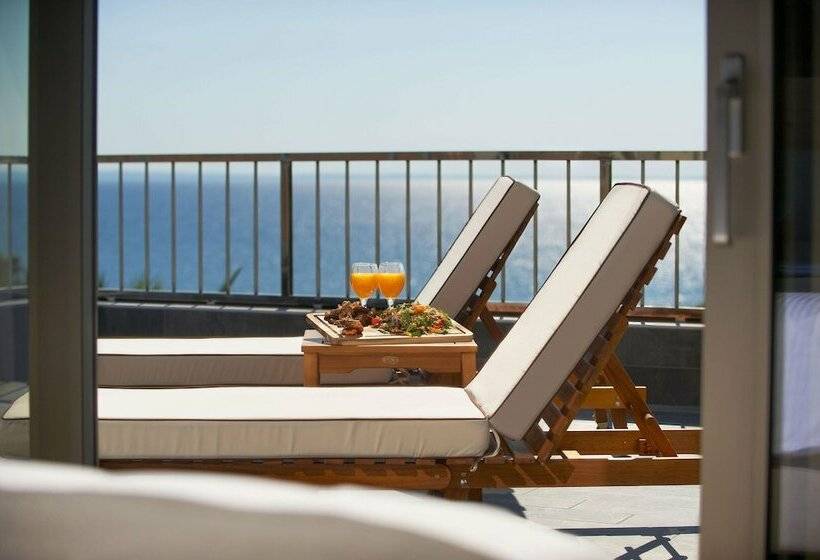 סוויטה דלוקס, Blue Dolphin