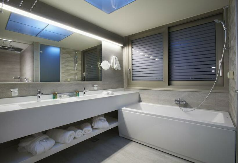 סוויטה דלוקס, Blue Dolphin