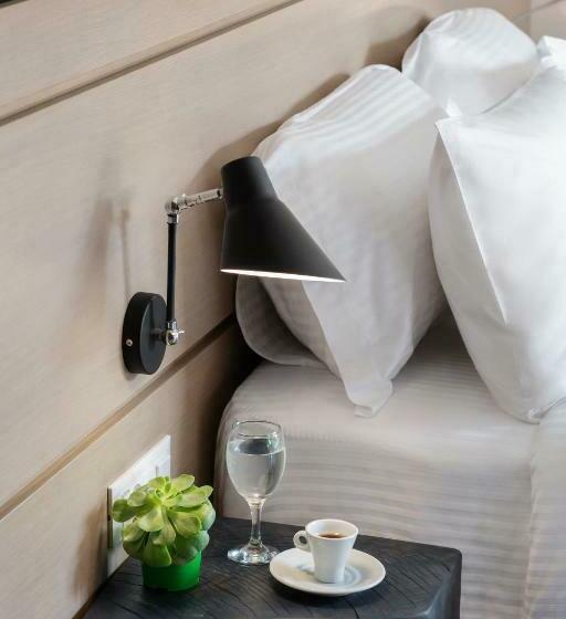 סוויטה עם בריכה, Blue Dolphin