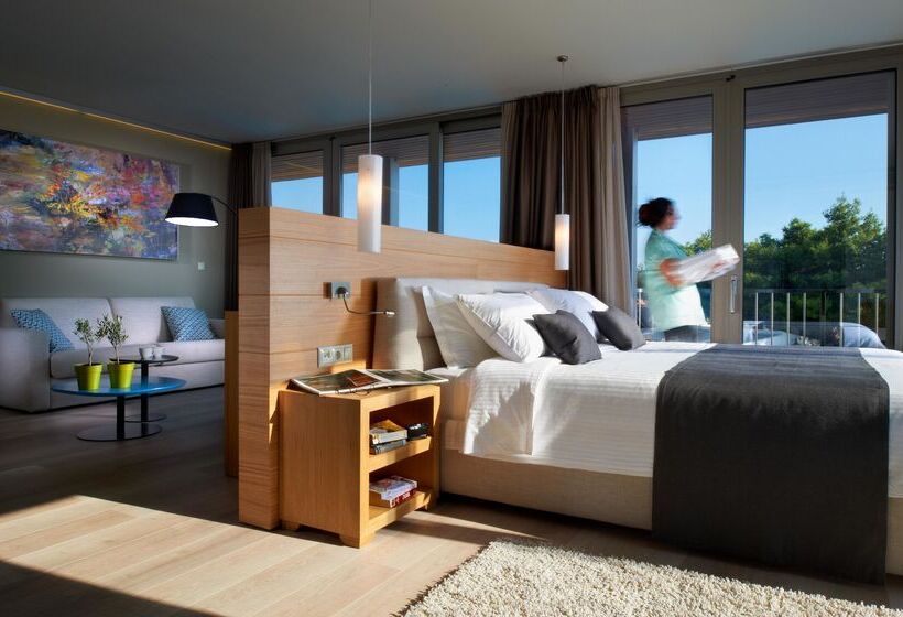 סוויטה דלוקס, Blue Dolphin