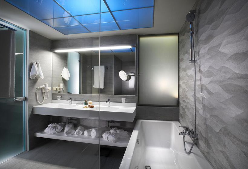 סוויטה דלוקס, Blue Dolphin