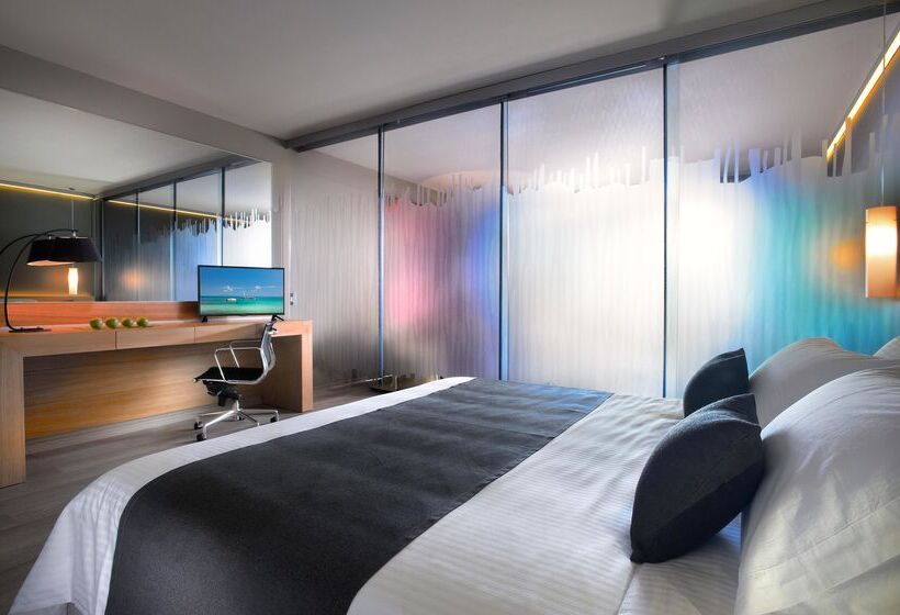 סוויטה, Blue Dolphin