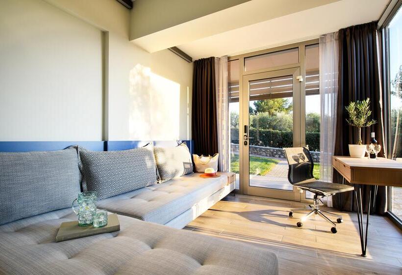 חדר דלוקס, Blue Dolphin