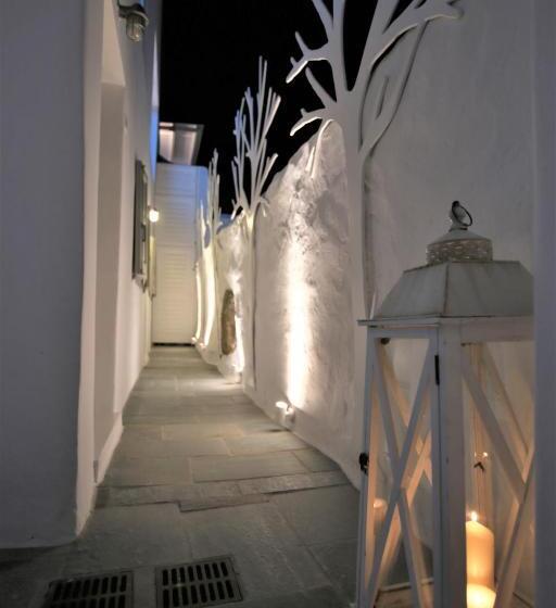 이코노미 룸, Damianos Mykonos