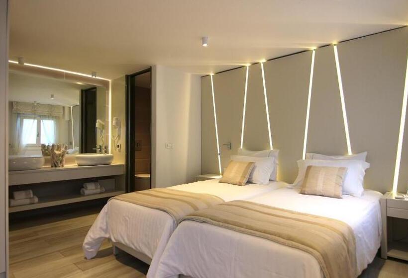 이코노미 룸, Damianos Mykonos