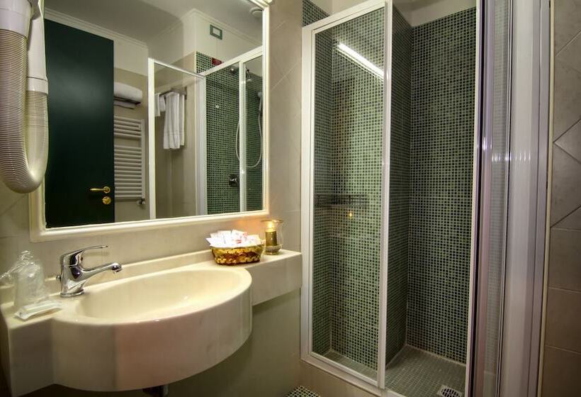 חדר סטנדרט, Degli Amici