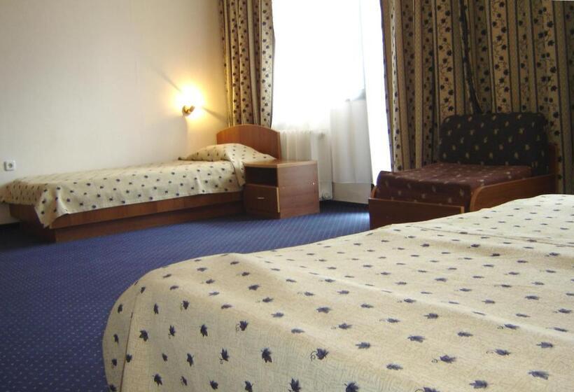 غرفة قياسية ثلاثية, Finlandia