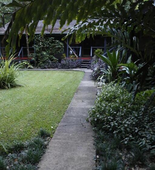 בונגלו משפחתי, Heritage Lodge