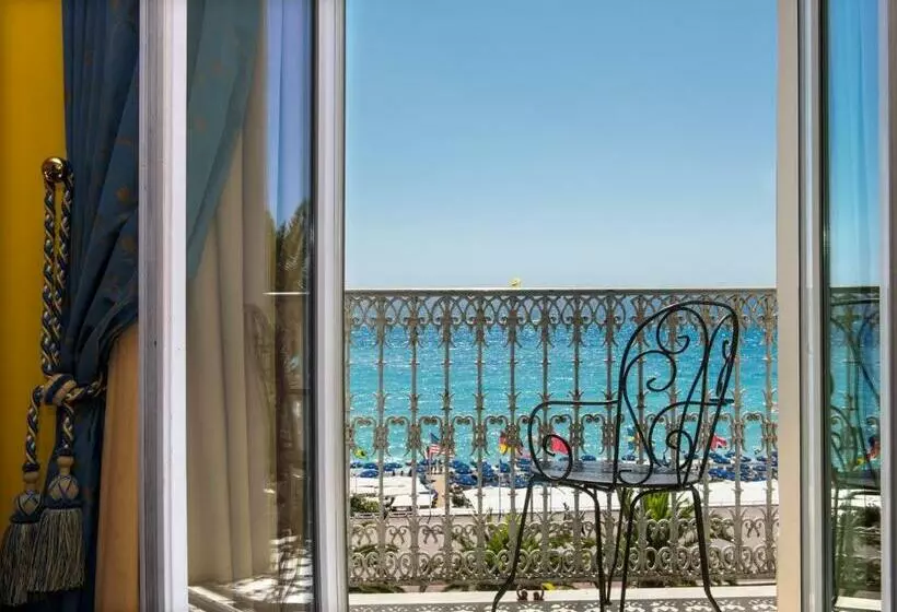 اتاق سوپریور با چشم‌انداز دریا, West End Nice