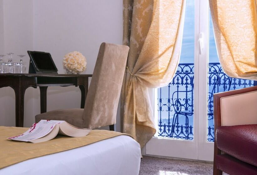 オーシャンビュースーペリアールーム, Hôtel West End Promenade