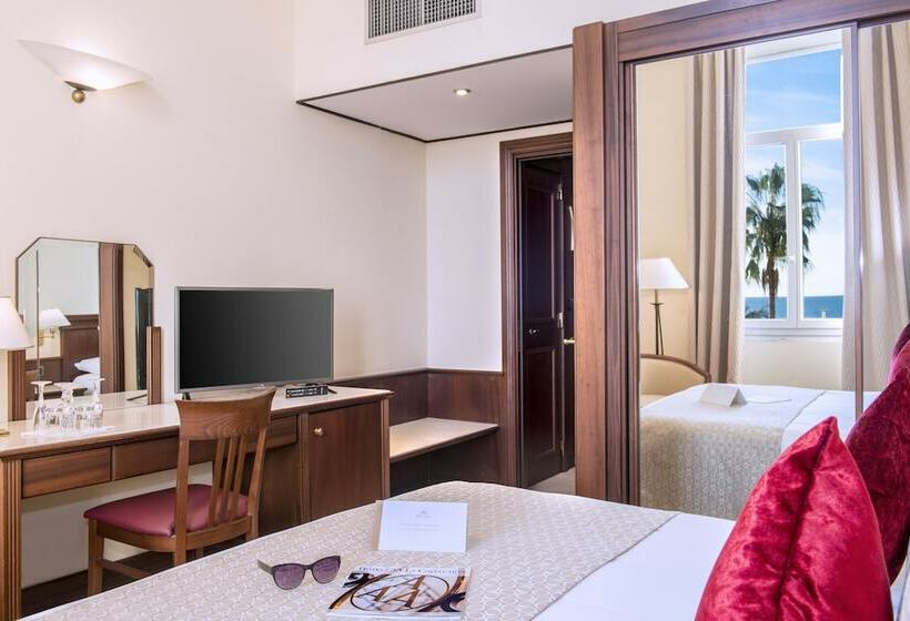 オーシャンビュースーペリアールーム, Hôtel West End Promenade