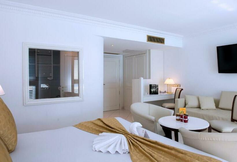 オーシャンビューデラックスルーム, Hôtel West End Promenade