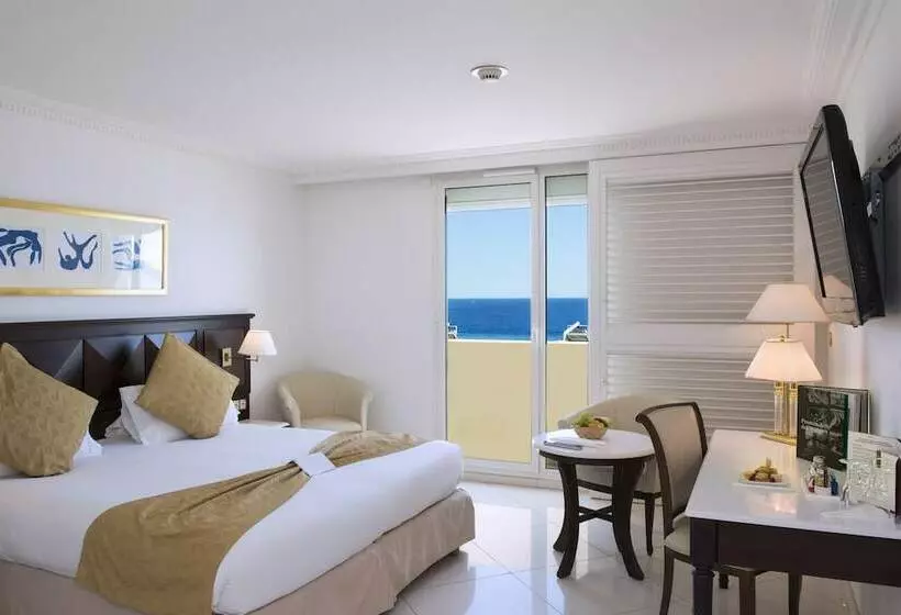 اتاق لوکس با چشم‌انداز دریا, West End Nice