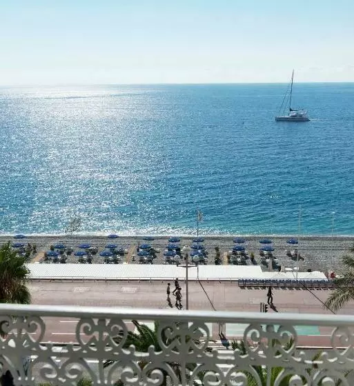 سوییت جونیور با چشم‌انداز دریا, West End Nice