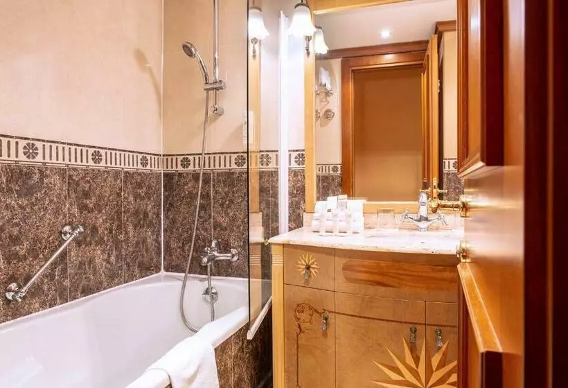 Triple Room Sea View, West End Nice