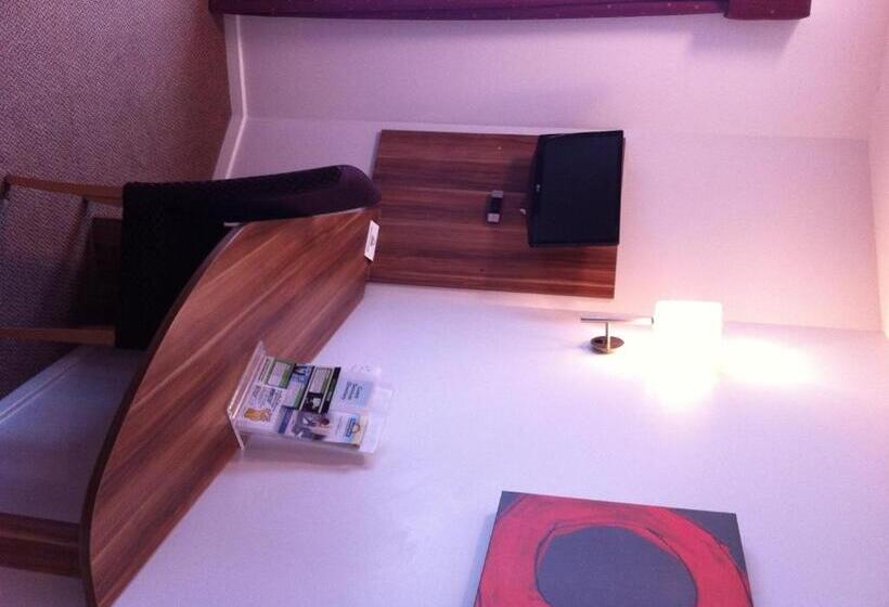 غرفة تنفيذية, Ramada London Stansted Airport