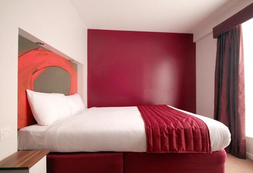 غرفة عائلية, Ramada London Stansted Airport