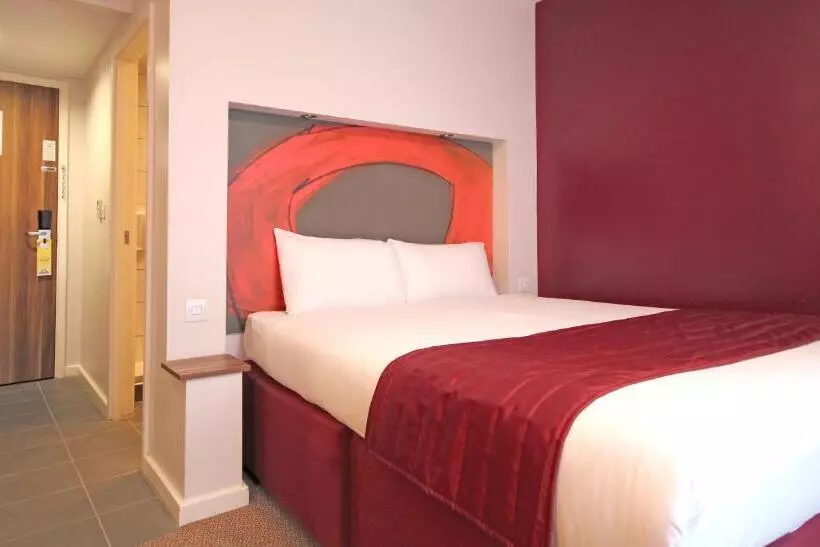 身障者適用スタンダードルーム, Ramada London Stansted Airport