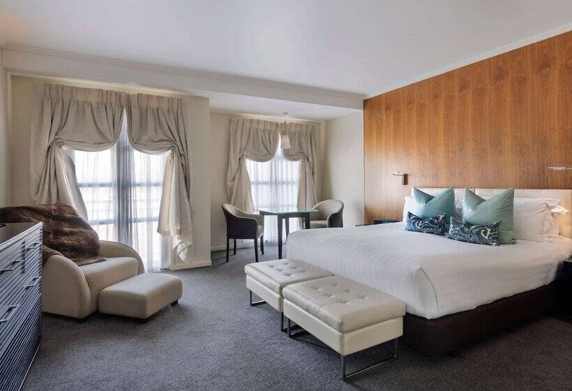 اتاق سوپریور با بالکن, Sofitel Queenstown Hotel & Spa