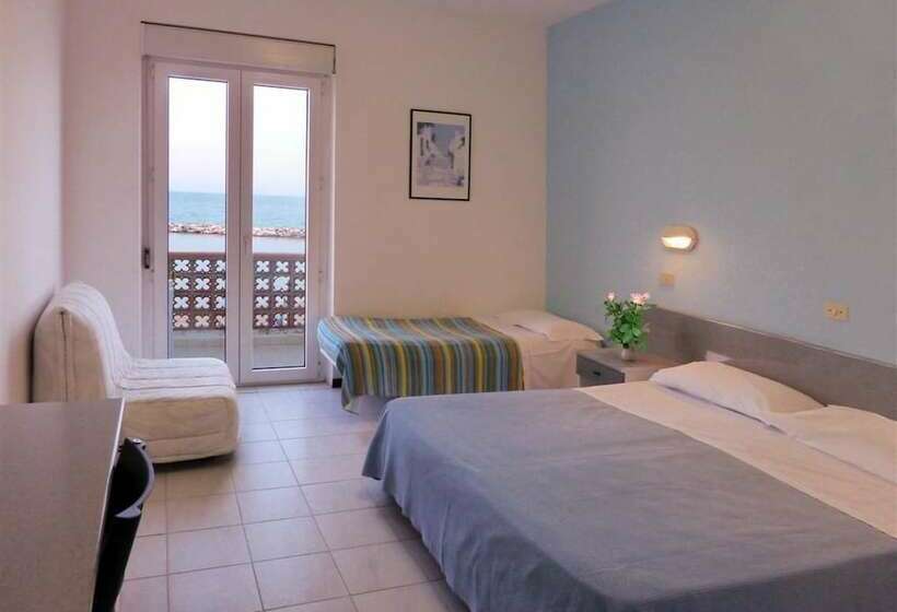 スタンダード4人部屋, Strand