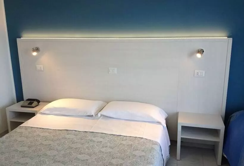 اتاق سوپریور چهار تخته, Strand