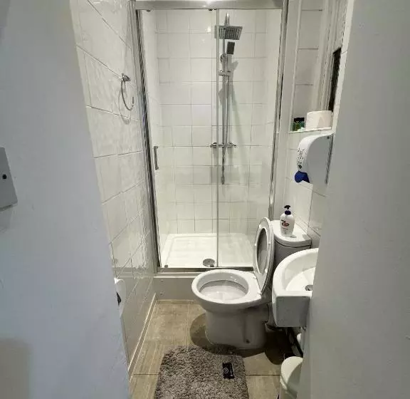 اتاق اکونومی, Gallery Hyde Park Hostel