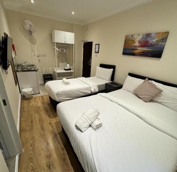 スタンダードトリプルルーム, Gallery Hyde Park Hostel