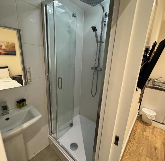 スタンダードトリプルルーム, Gallery Hyde Park Hostel