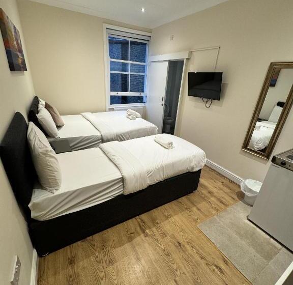 スタンダードトリプルルーム, Gallery Hyde Park Hostel