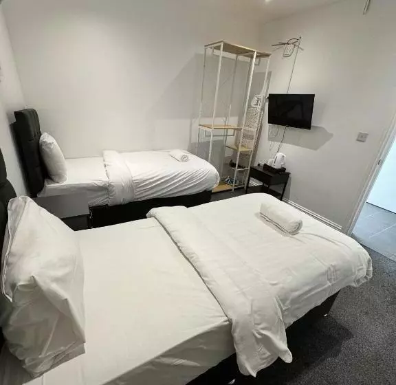 استودیوی استاندارد, Gallery Hyde Park Hostel