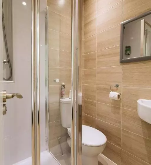 استودیوی سوپریور, Gallery Hyde Park Hostel
