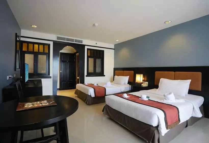 اتاق سوپریور با چشم‌انداز استخر, Woraburi Phuket Resort & Spa   Sha Plus