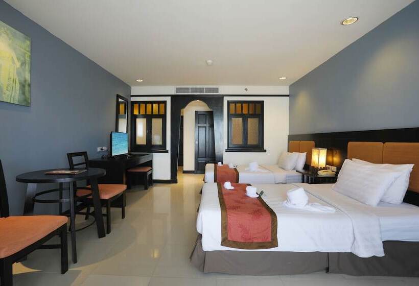 수피리어 룸 풀장 전망, Woraburi Phuket Resort & Spa   Sha Plus