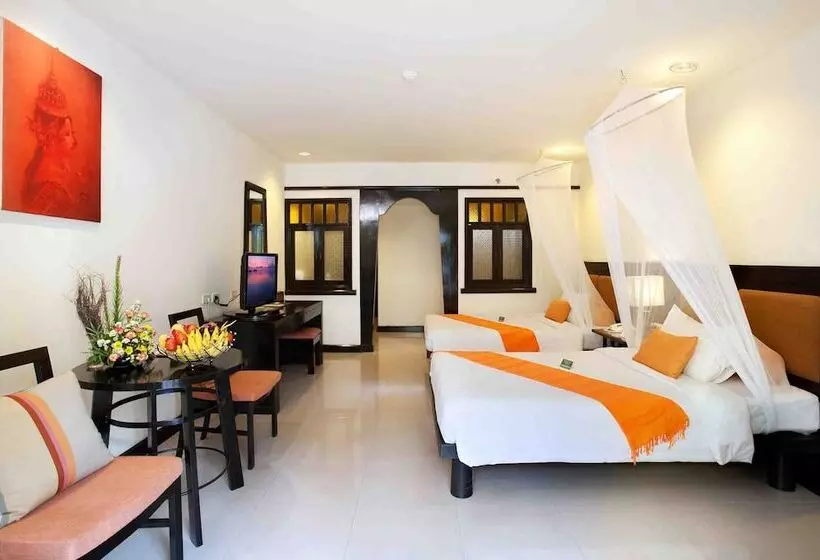 اتاق سوپریور با چشم‌انداز استخر, Woraburi Phuket Resort & Spa   Sha Plus