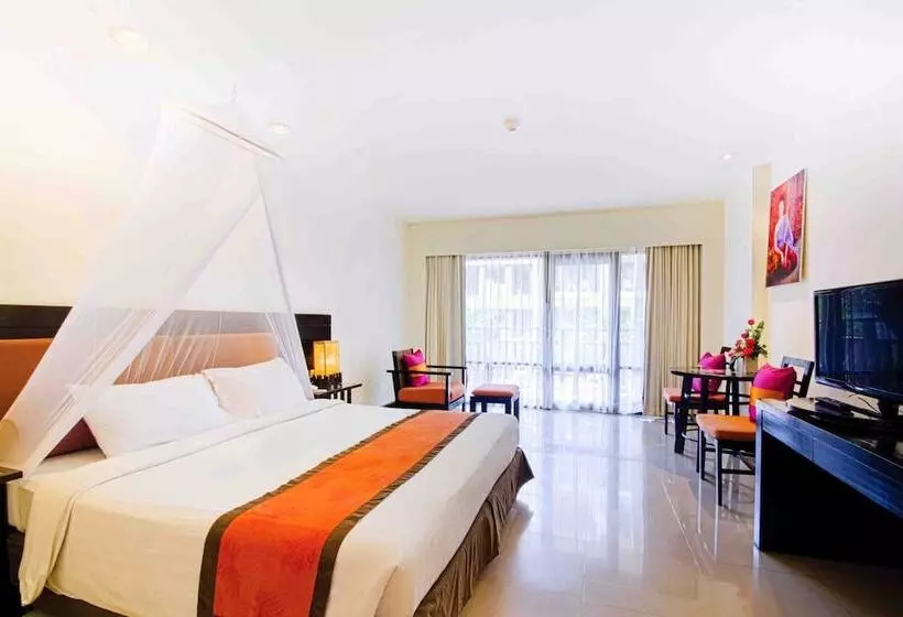 اتاق سوپریور با چشم‌انداز استخر, Woraburi Phuket Resort & Spa   Sha Plus