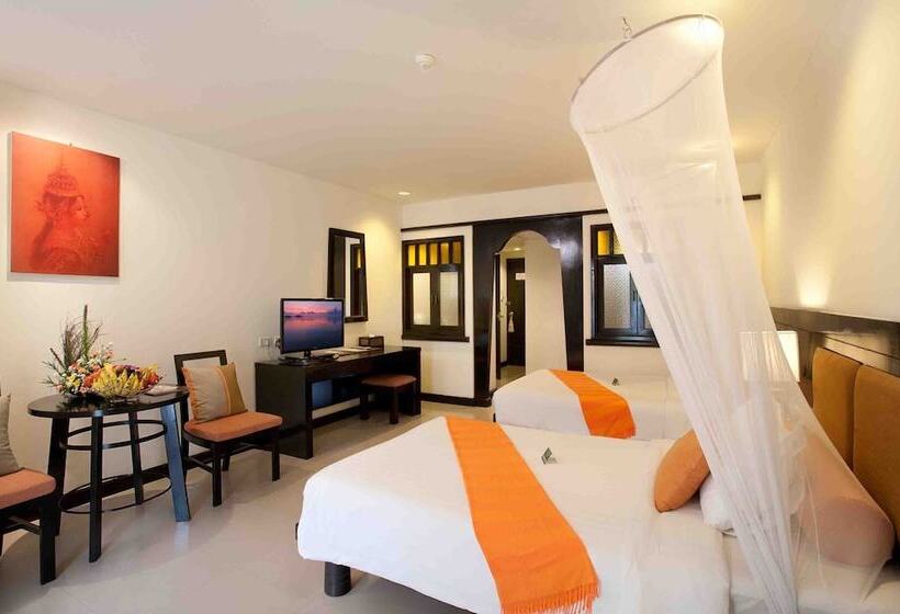 수피리어 룸 풀장 전망, Woraburi Phuket Resort & Spa   Sha Plus