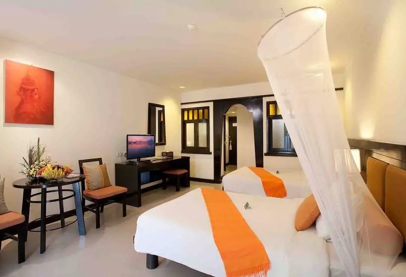 اتاق سوپریور با چشم‌انداز استخر, Woraburi Phuket Resort & Spa   Sha Plus