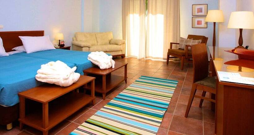 חדר משפחתי מקשר, Xenia Ouranoupolis