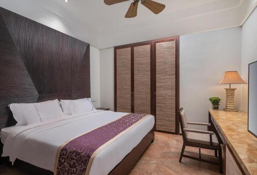 Mini suite with lake view, Yalong Bay Mangrove Tree Resort