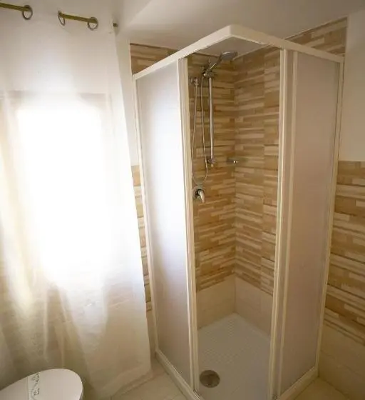 デラックスの４人部屋, B&b A Modo Mio