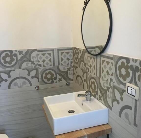 Четырехместный Номер Стандарт с Балконом, B&b La Via Di Casa