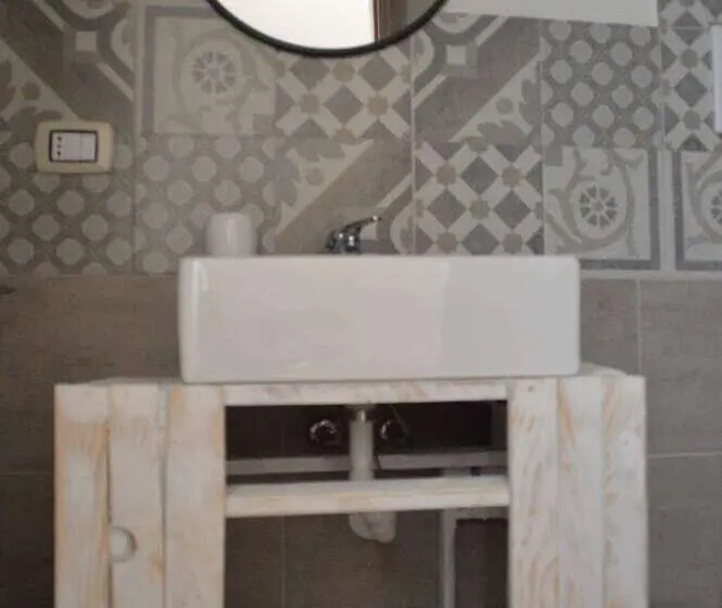 اتاق خانوادگی, B&b La Via Di Casa
