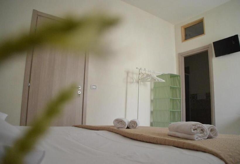 スタンダードトリプルルーム, B&b La Via Di Casa