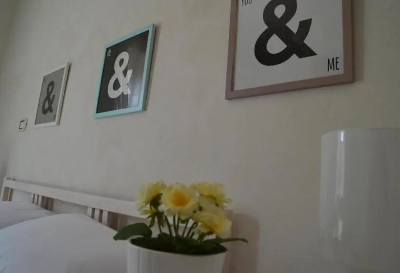 اتاق استاندارد چهارنفره با بالکن, B&b La Via Di Casa