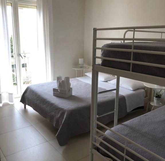 Четырехместный Номер Стандарт с Балконом, B&b La Via Di Casa