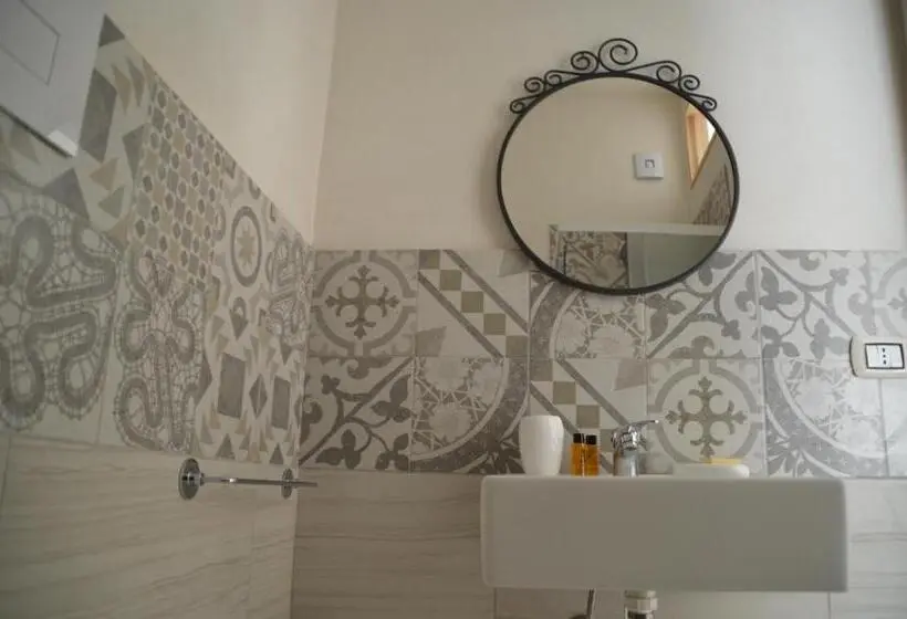 اتاق لوکس با بالکن, B&b La Via Di Casa