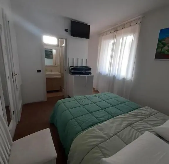 اتاق استاندارد با تخت بزرگ, B&b Villa Bucceri